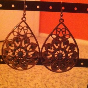 dangle earrings