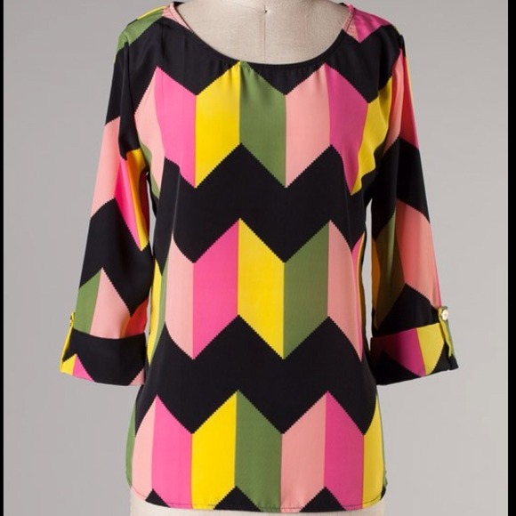❌❌SOLD❌❌Black Chevron Top