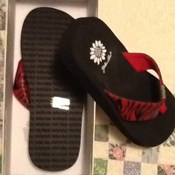 New !!Yellow Box Red Zebra Stripe Flip Flops