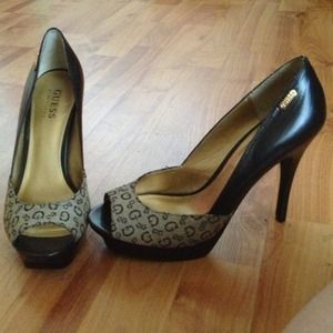 Brown Guess Pumps