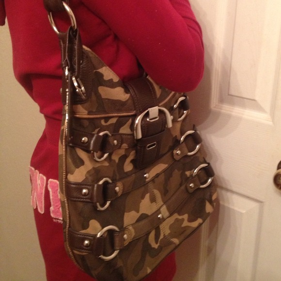 💢RESERVED💢B. Makowsky