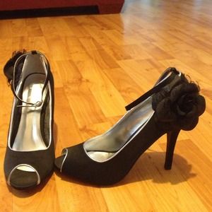 Forever 21 Black Pumps