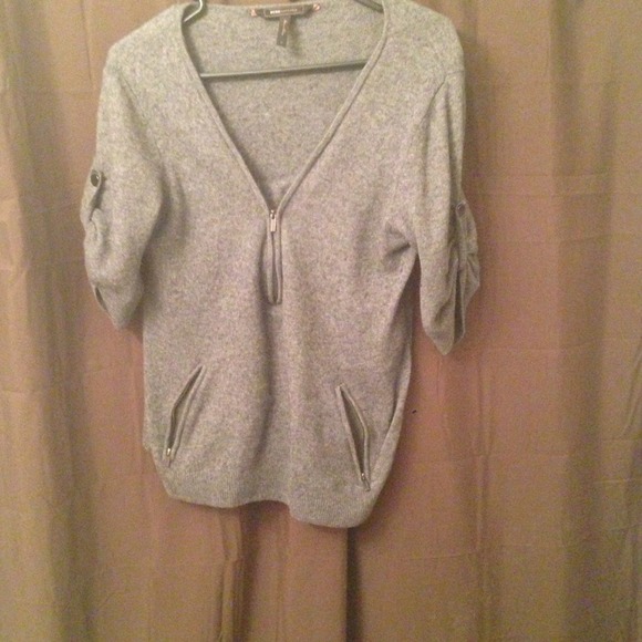 💢sold💢bcbg 1/4 sleeve sweater with zippers