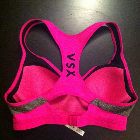 🔻🔻🔻🔻🔻SOLD🔻🔻🔻🔻🔻VSX Sports Bra