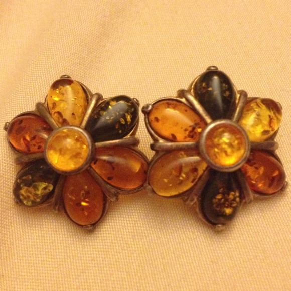 Adorable amber flower earings