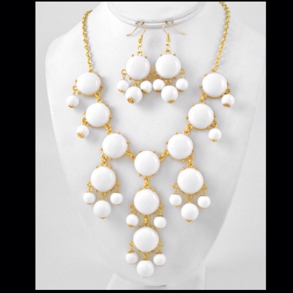 Jewelry - White bubble necklace and earring set.