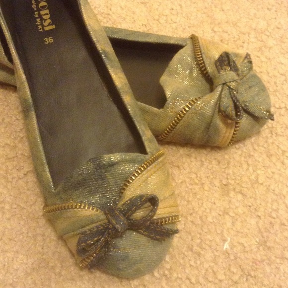 ⛔️SOLD⛔️Flat shoe👟 - Picture 2 of 3