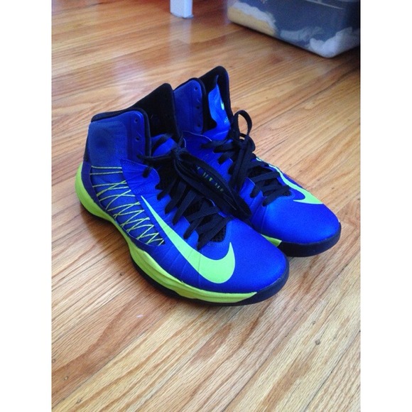 🚫SOLD🚫Men's 2012 Hyperdunks - Picture 2 of 3