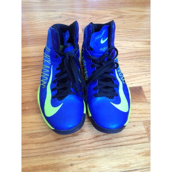 🚫SOLD🚫Men's 2012 Hyperdunks - Picture 3 of 3