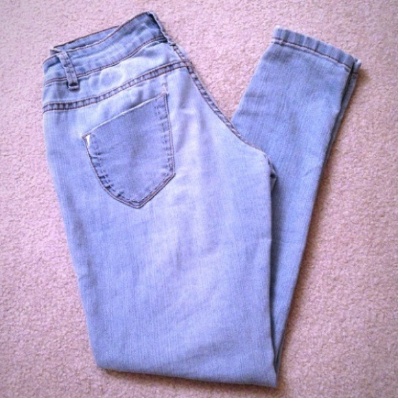 Skinny jeans!! - Picture 2 of 3