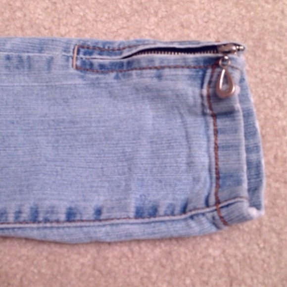 Skinny jeans!! - Picture 3 of 3