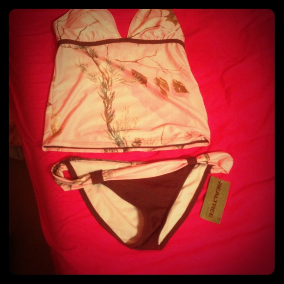 ⭐⭐REDUCED!!⭐⭐Pink camo realtree bathing suit!