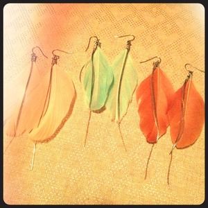 Feather earring set