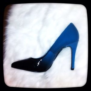 NWT Kelsi Dagger Ombré Teal Heels