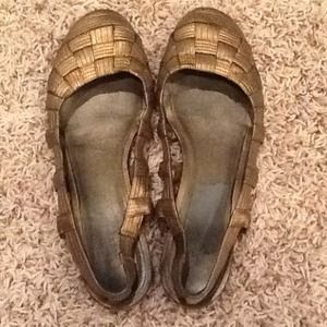 Cute shoes bundled with black wedges!!!  Ajaffera