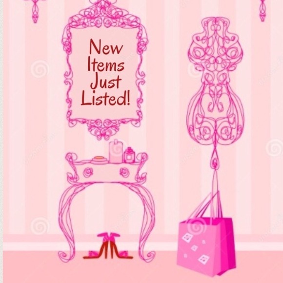 Value Priced Clothing, Shoes & Accessories - Picture 4 of 4