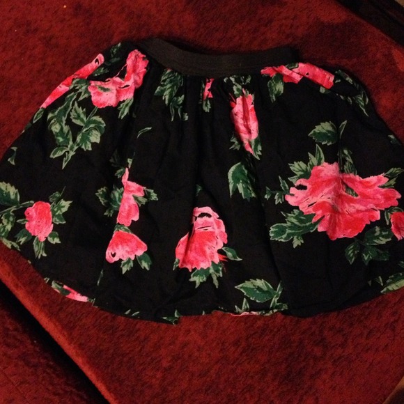 Wet Seal floral print skirt