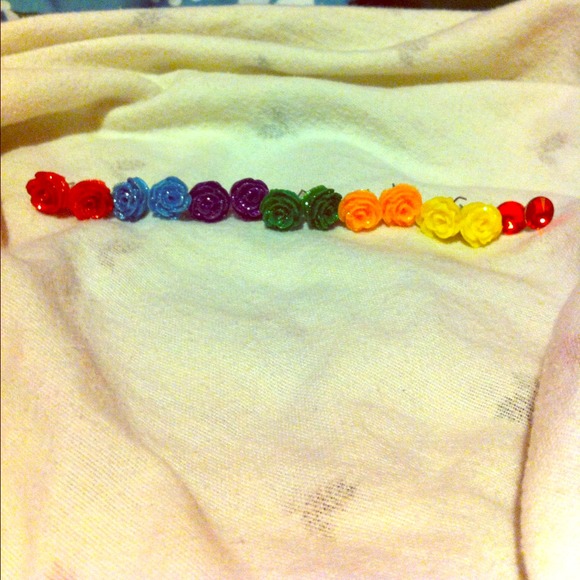 Earrings! $3for all of them! They have no backs