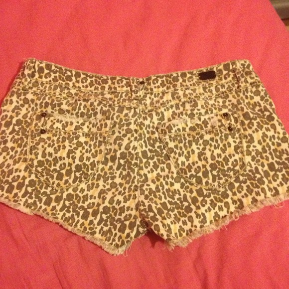 Grey frayed cheetah print denim shorts - Picture 2 of 4