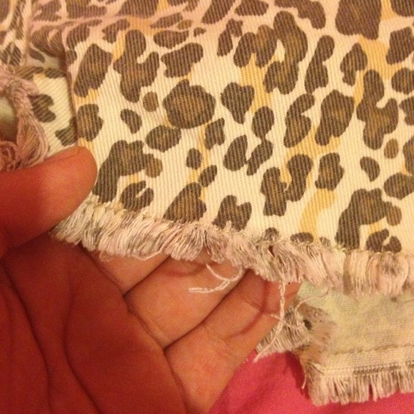Grey frayed cheetah print denim shorts - Picture 3 of 4