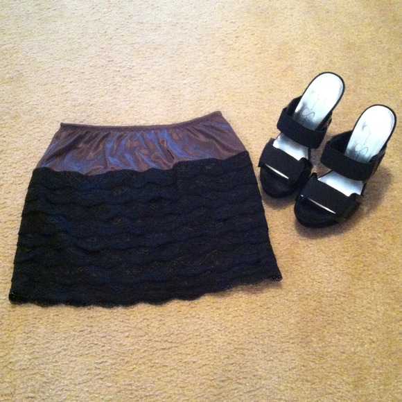❌Consignment❌lace bottom skirt-urban outfitters