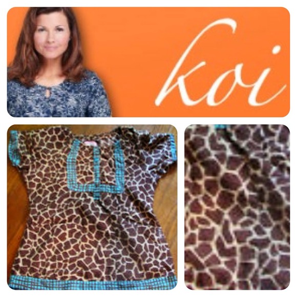 ❌Sold/Bundled❌Koi scrub top