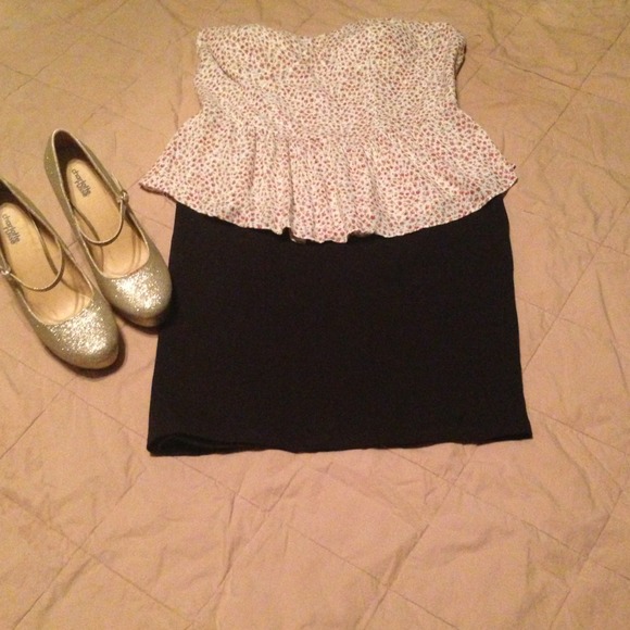 Strapless top with roses