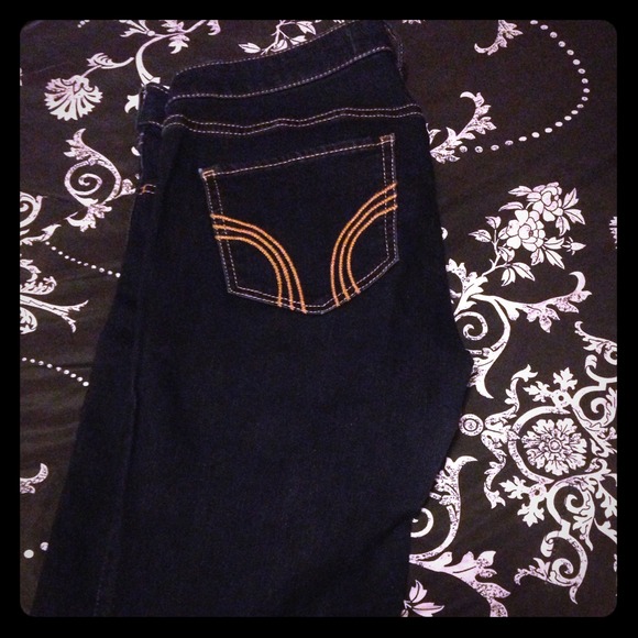 Dark wash hollister skinny jeans, NEVER WORN SZ 7