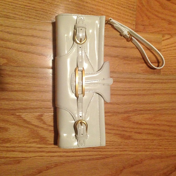 White jimmy choo clutch