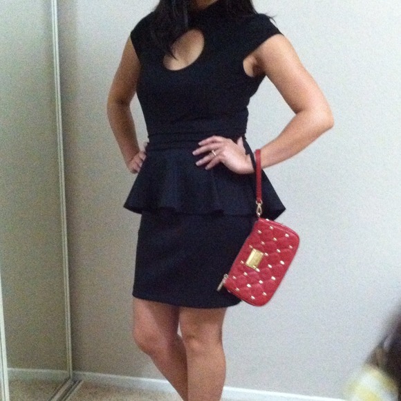 🚫Traded with @kary_14🚫 Key hole peplum dress