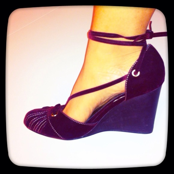 SOLD (Bundled) // Burgundy Velvet Wedges