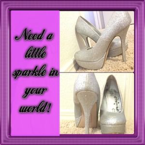 Silver, glitter pumps
