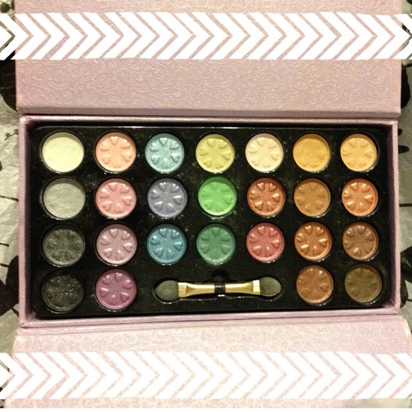 Eyeshadow Shimmer Palette