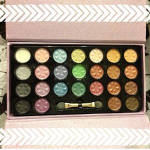 Eyeshadow Shimmer Palette