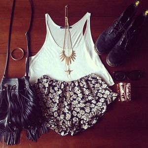 Brandy Melville Daisy Vodi Shorts