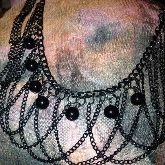 Beautiful chain linked drape necklace! - Picture 2 of 3