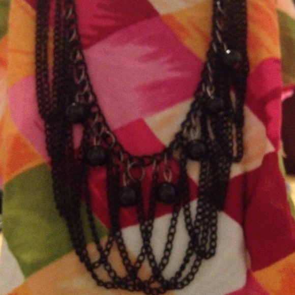 Beautiful chain linked drape necklace! - Picture 3 of 3