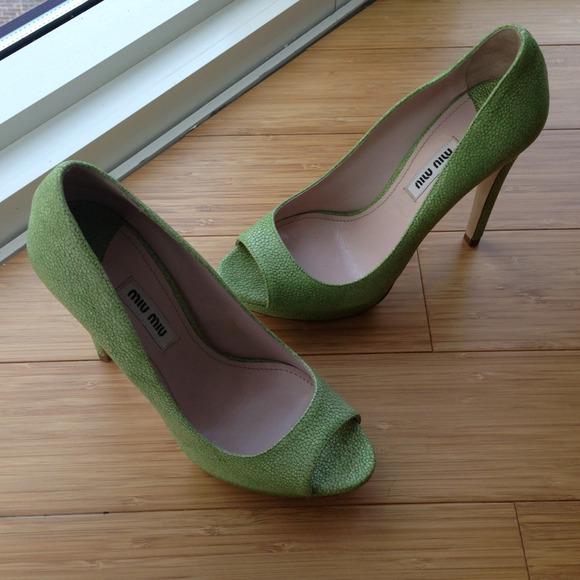 💯Miu Miu peektoe pump. Brand new w/ box &shoe bag