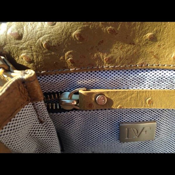 Rare Tan Ostrich DVF (Diane von Fürstenberg) bag - Picture 3 of 3