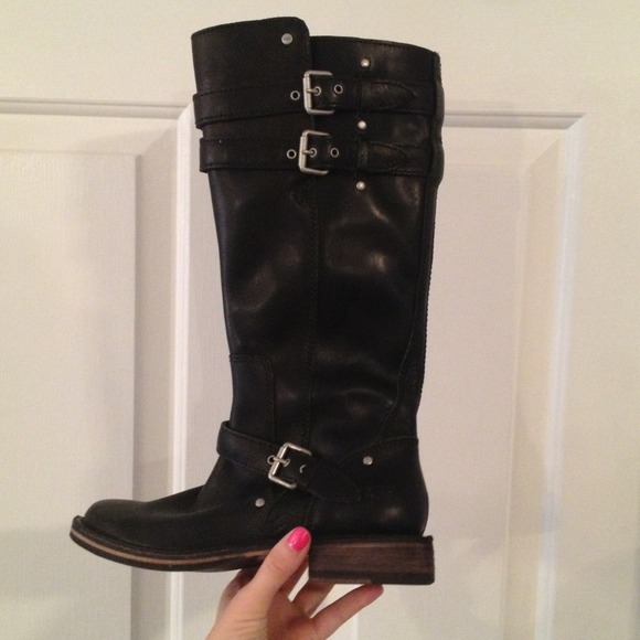 Brand new Women's 5.5 UGG riding boot