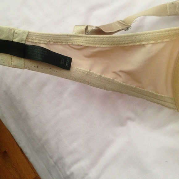 💋 SOLD! 💋Nude 34DDD bra - Picture 2 of 4