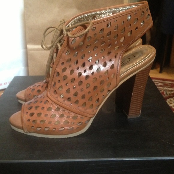 LOFT Brown sandals size 8.5!