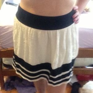 Cute skirt!