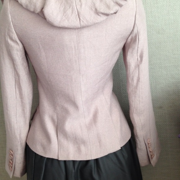 {BCBG MAX AZRIA} Gorgeous Lavender Lapel Jacket - Picture 2 of 4