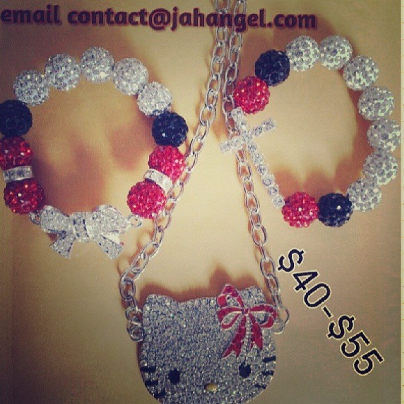 Bracelet and necklace sets