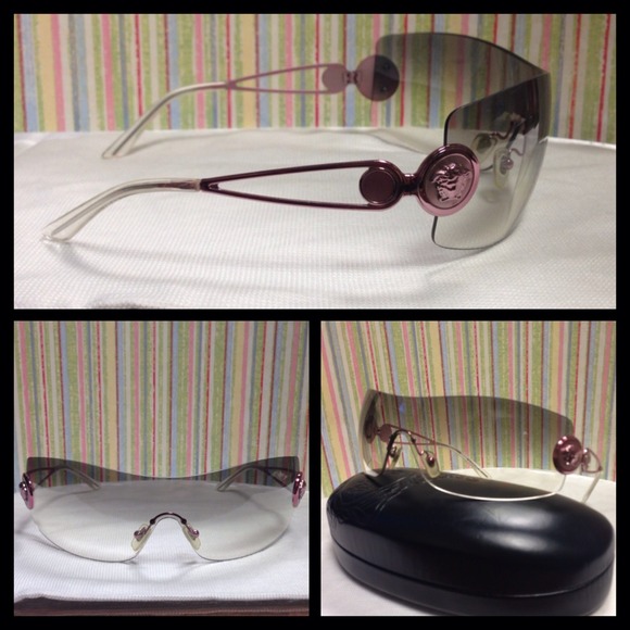 Versace Accessories - 👓Authentic Versace shield sunglasses