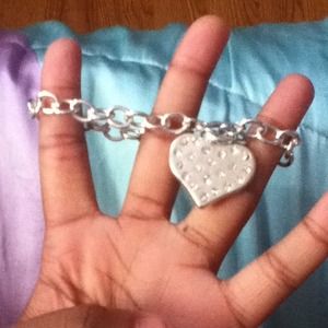 Sliver rhinestoned heart bracelet