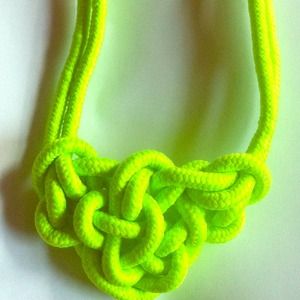 🎉HP🎊Beautiful lime bright green rope chain.