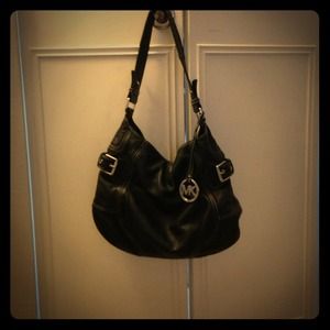 *ON HOLD* Authentic Michael Kors hobo