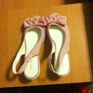 Worn once! Pair of short wedges! Comfortable!